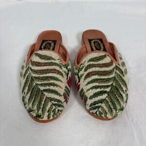 Larkspur Collection Needlepoint Leaf Mules - Size 7